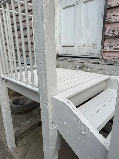 Back platform rebuilt, Ivanhoe: photo 5 of 6